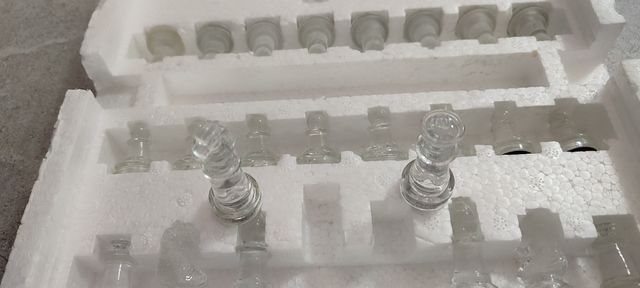 Nuova scacchiera di vetro