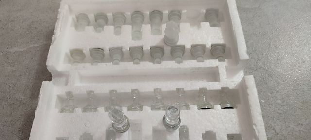 Nuova scacchiera di vetro