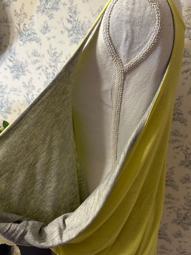 Northland , morbida blusa gialla, mai indossata