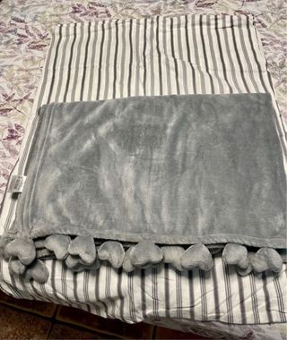 Funda nórdico de Ikea y manta pie de cama