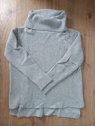 Jersey manga larga. Bershka. Talla M