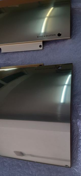 BEOLAB 4000. Tapas frontales aluminio amarillas.
