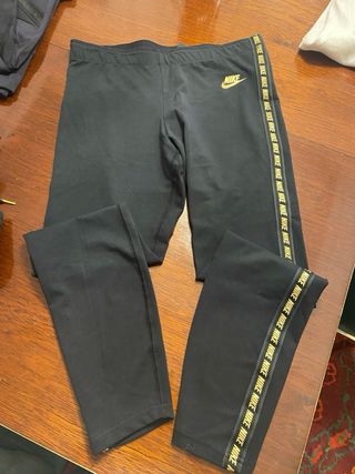 Malla leggings nike negro y dorado nuevo talla L