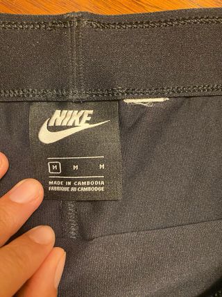 Malla leggings nike negro y dorado nuevo talla L