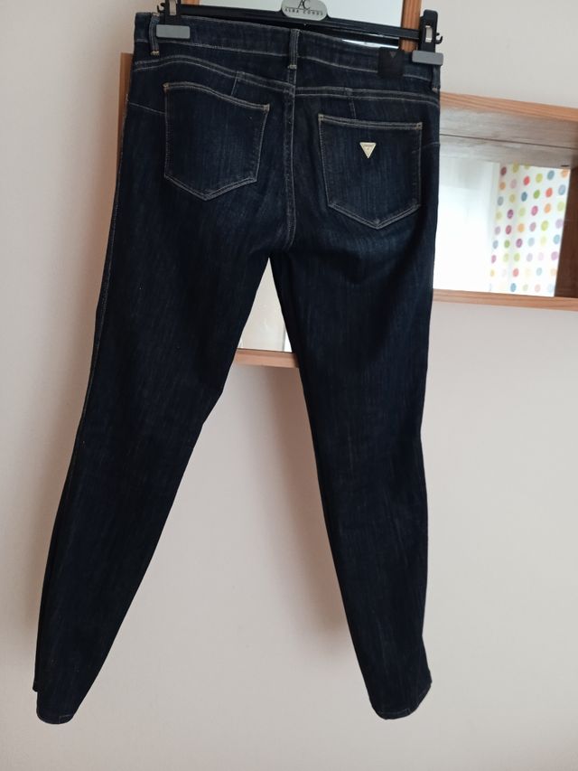 Vaqueros sofisticados Guess