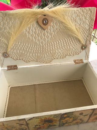 Scatola di legno decorata