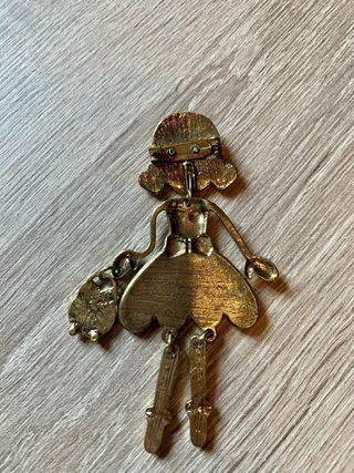 Broche abalorio muñeca