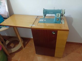 Máquina de coser Alfa