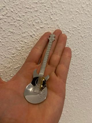 Cuchara con forma de guitarra