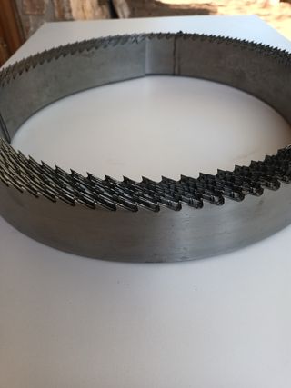 Hoja de acero para fabricar herramientas de corte.