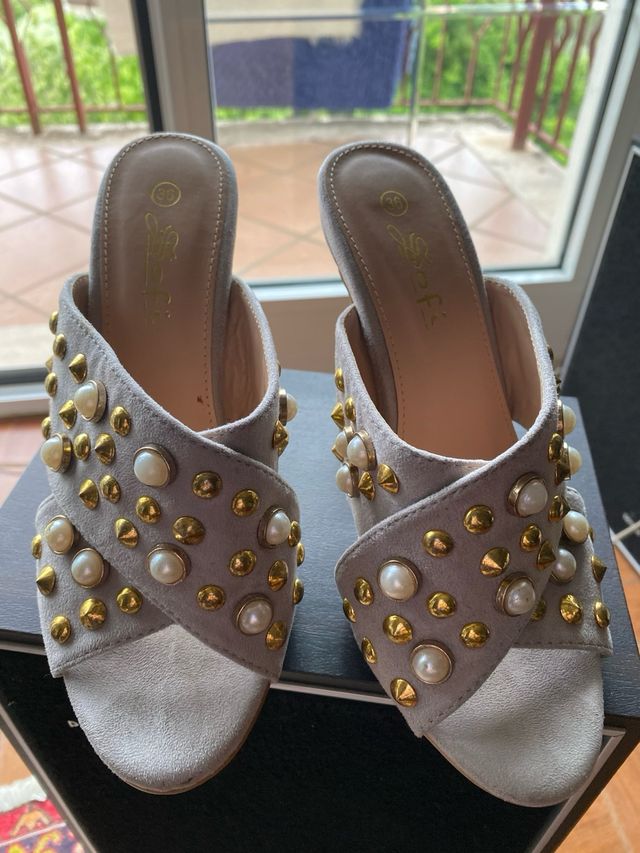 Sandalo con tacco alto fascia incrociata