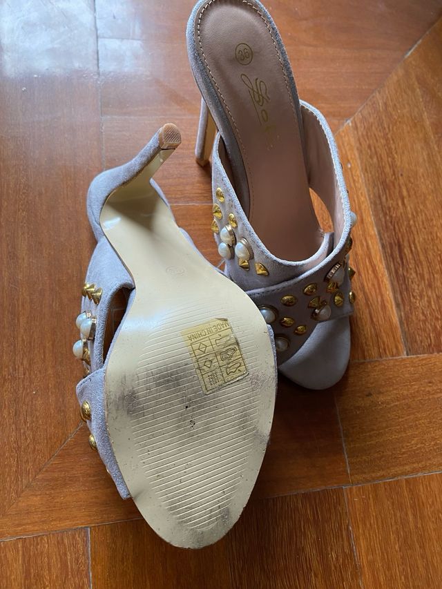 Sandalo con tacco alto fascia incrociata