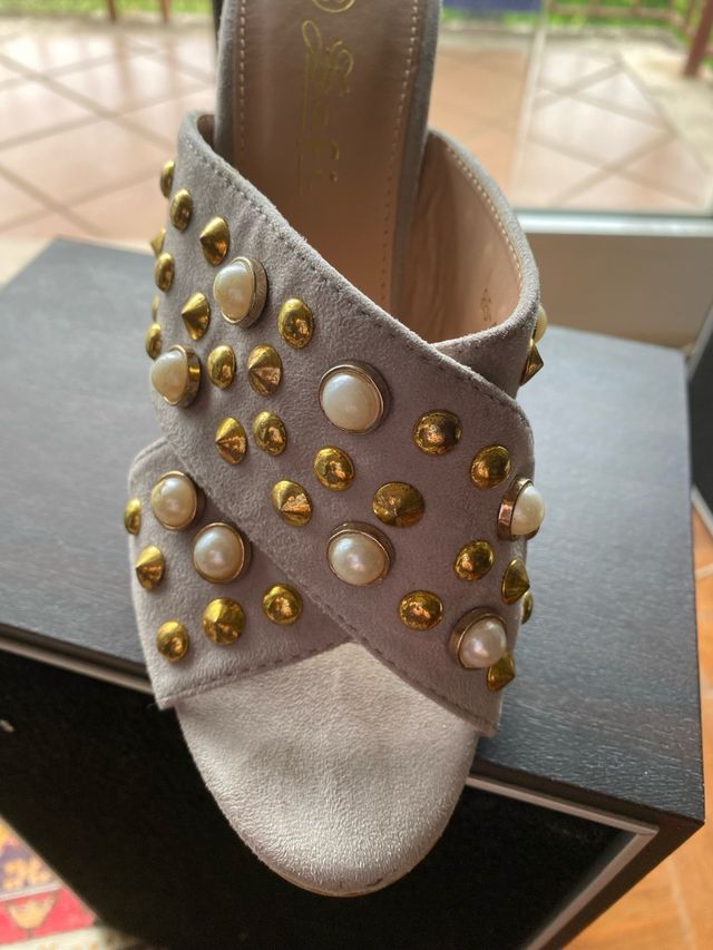 Sandalo con tacco alto fascia incrociata