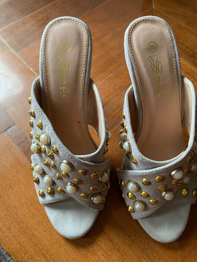 Sandalo con tacco alto fascia incrociata