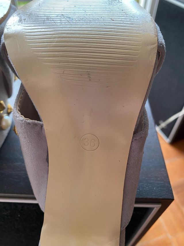 Sandalo con tacco alto fascia incrociata