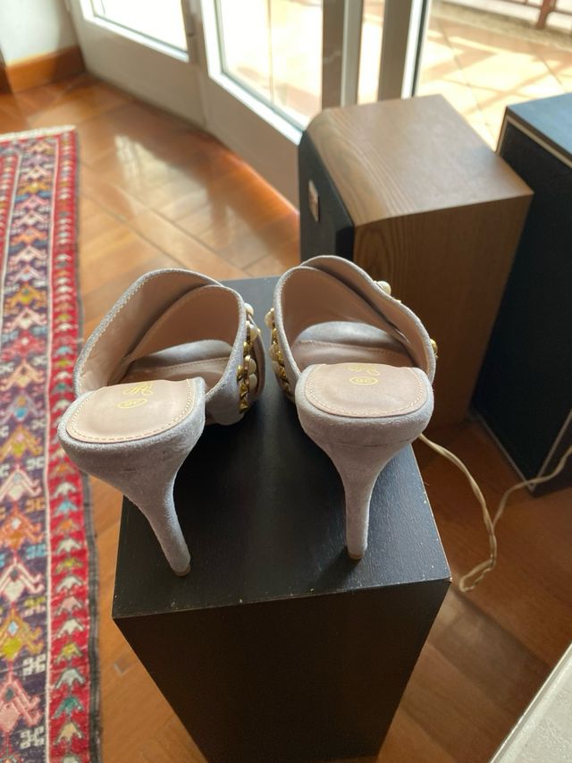 Sandalo con tacco alto fascia incrociata