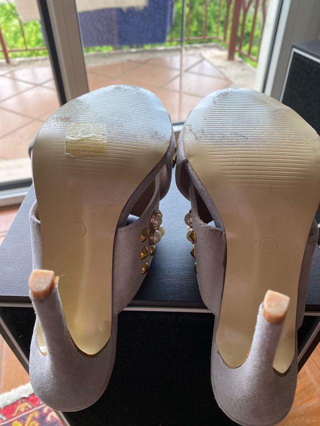 Sandalo con tacco alto fascia incrociata