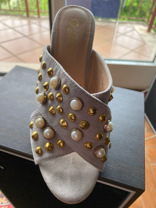 Sandalo con tacco alto fascia incrociata