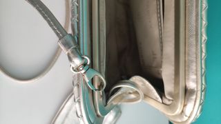 Bolso de mano dorado Farrutx