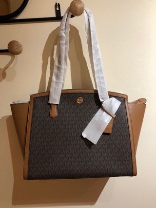 bolso de lujo de piel. Michael. kors a estrenar