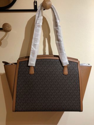 bolso de lujo de piel. Michael. kors a estrenar