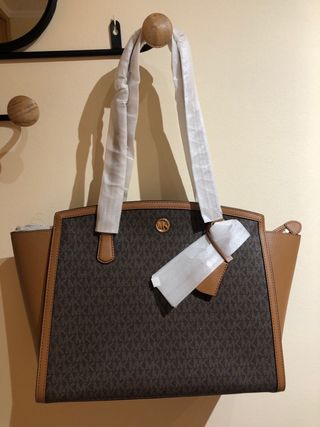 bolso de lujo de piel. Michael. kors a estrenar
