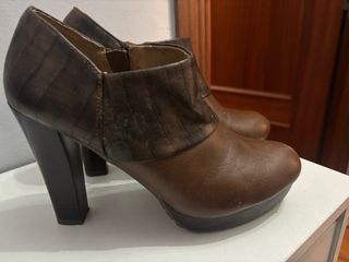 Zapatos de plataforma marrones 