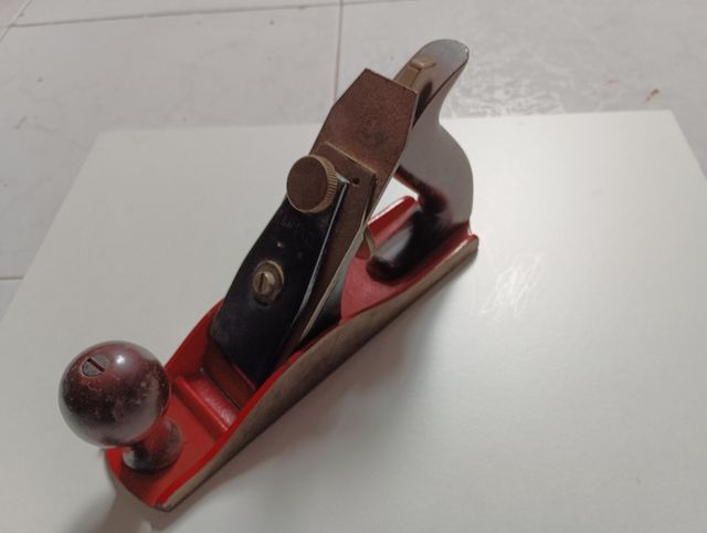 Cepillo carpintero antiguo