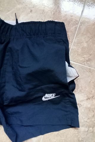 Pantalón corto Nike, talla S