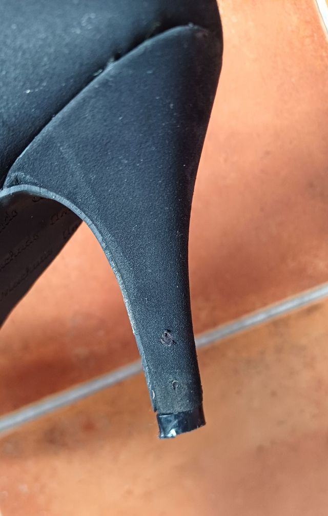 Zapato de salón talla 42 grande