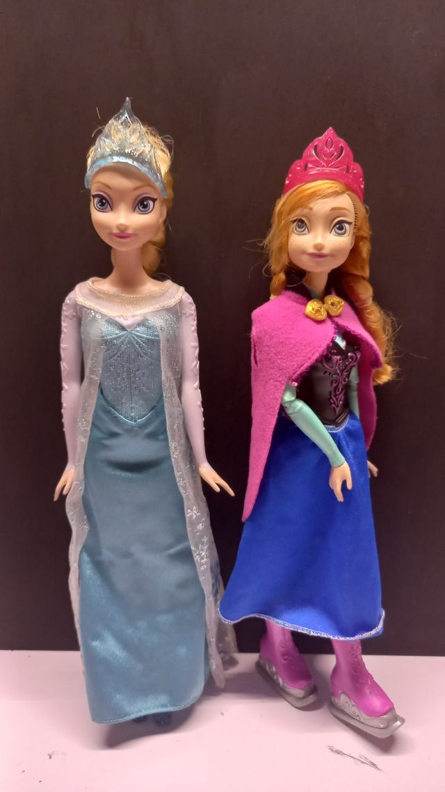 Muñecas Frozen, Anna patinadora y Elsa