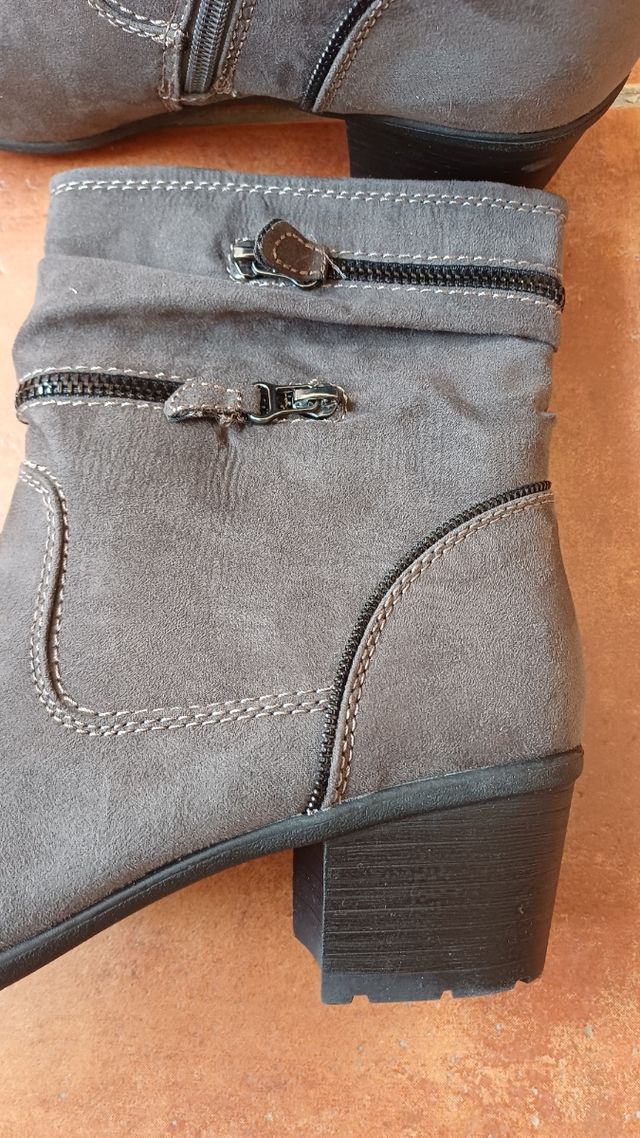 Botines grises talla 42 a estrenar