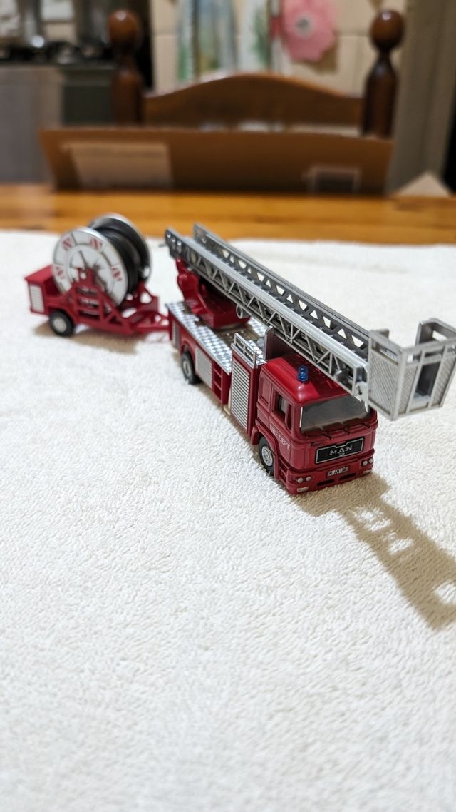 Modellino Camion Fire Depot MAN Con Rimorchio