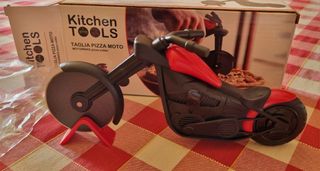 Tagliapizza nuovo.
