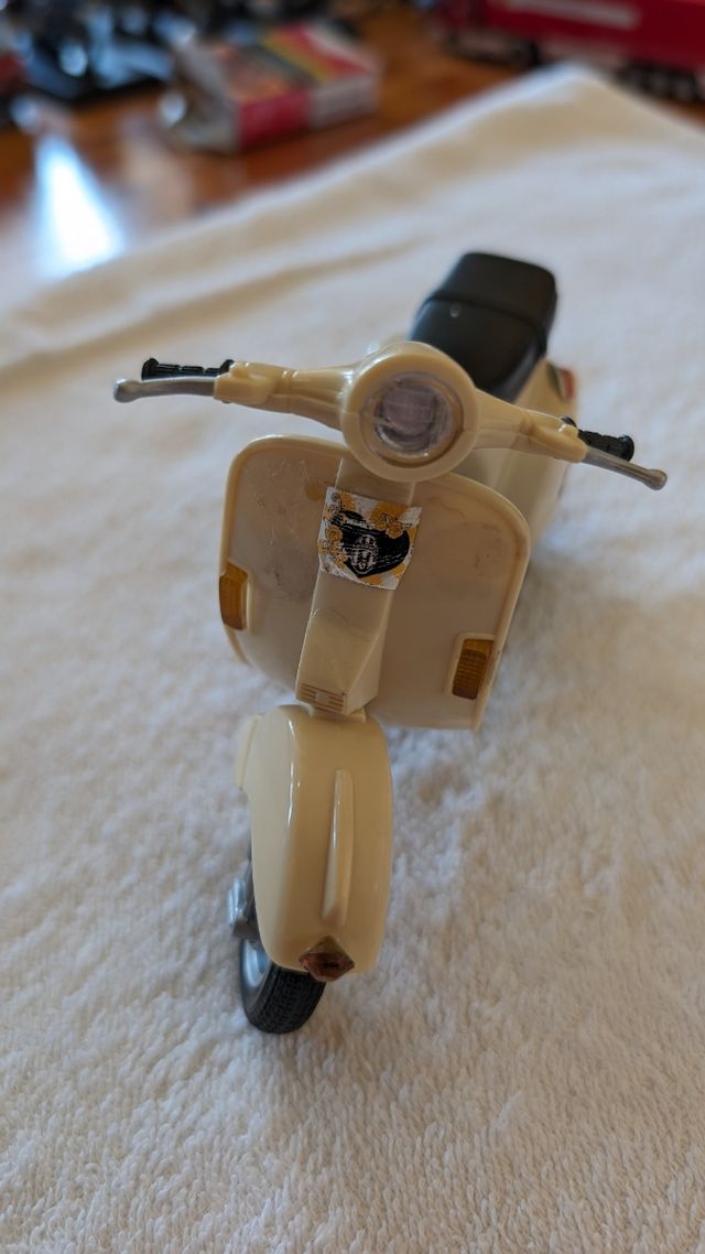 Modellino Vespa, senza scatola, usato, con difetti