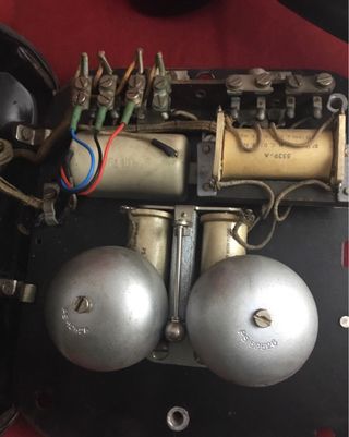 Antiguo teléfono baquelita español SESA CTNE