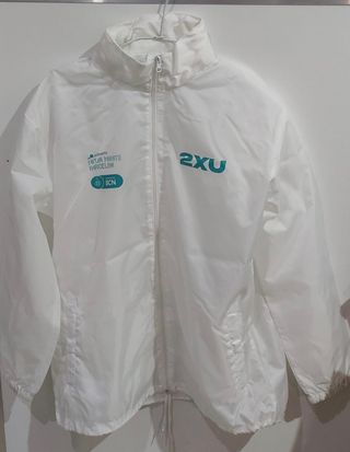 Cortavientos en talla  XXL 