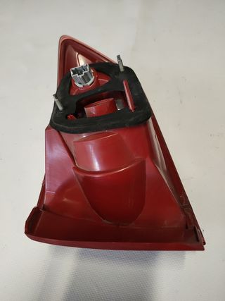 ✅PILOTO TRASERO IZQUIERDO MAZDA 3 4P