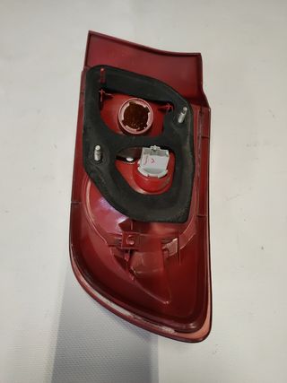 ✅PILOTO TRASERO IZQUIERDO MAZDA 3 4P