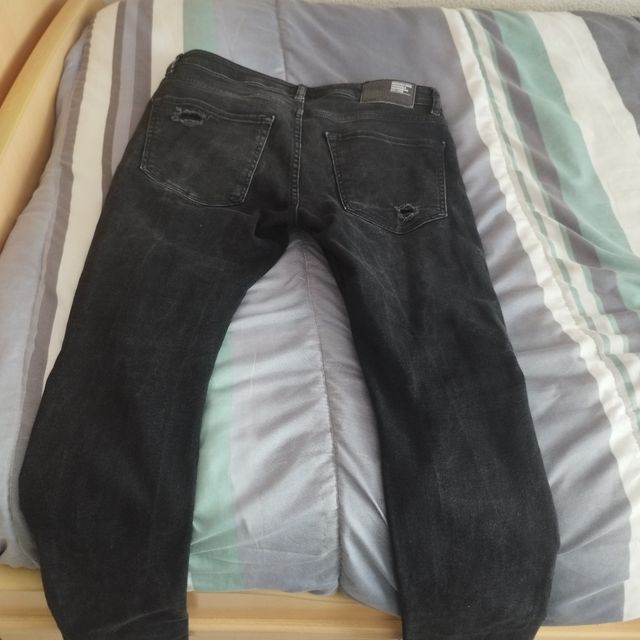 Vaqueros negros hombre