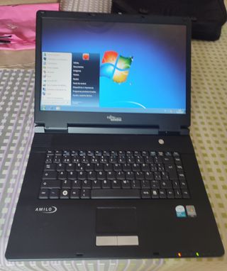 Ordenador FUJITSU