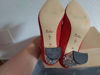 Zapatos ante rojos con cristal Swarosky