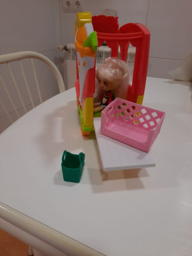 Shopkins ,camion ,muñeca, cestas