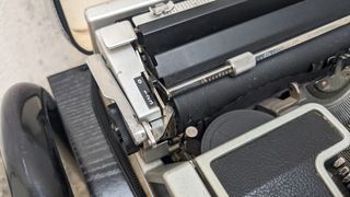Máquina de escribir Olivetti Lettera DL