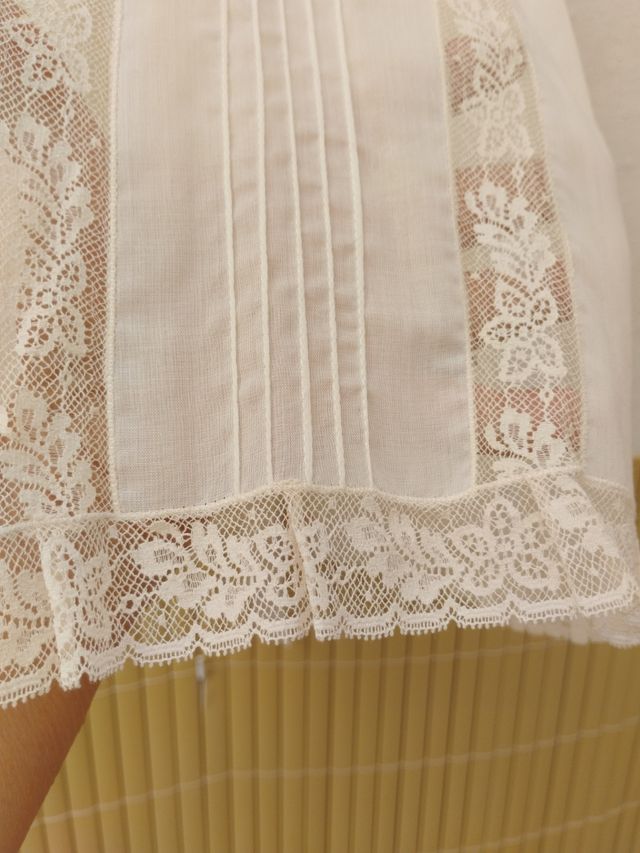 Batón y capota beige