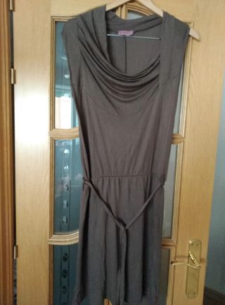 VESTIDO SENCILLO Y ELEGANTE