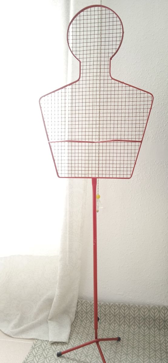 Maniquí metálico vintage