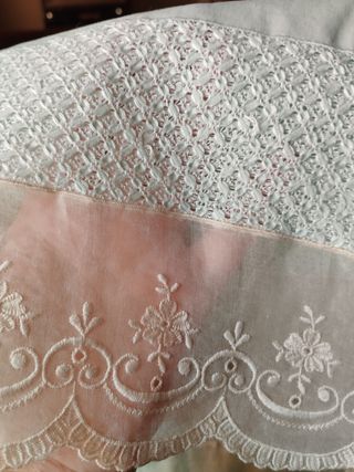 Juego de sábanas antiguas.