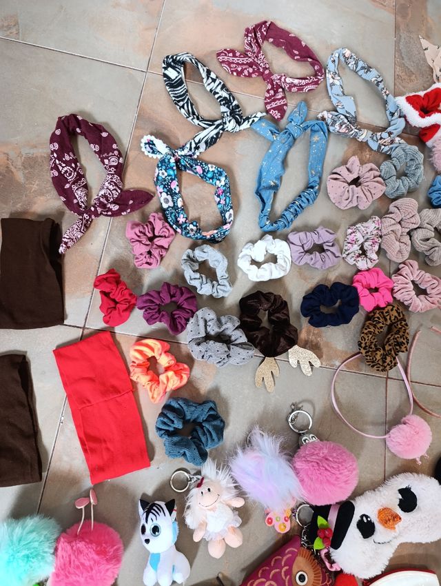 Lote cosas pelo y adornos 