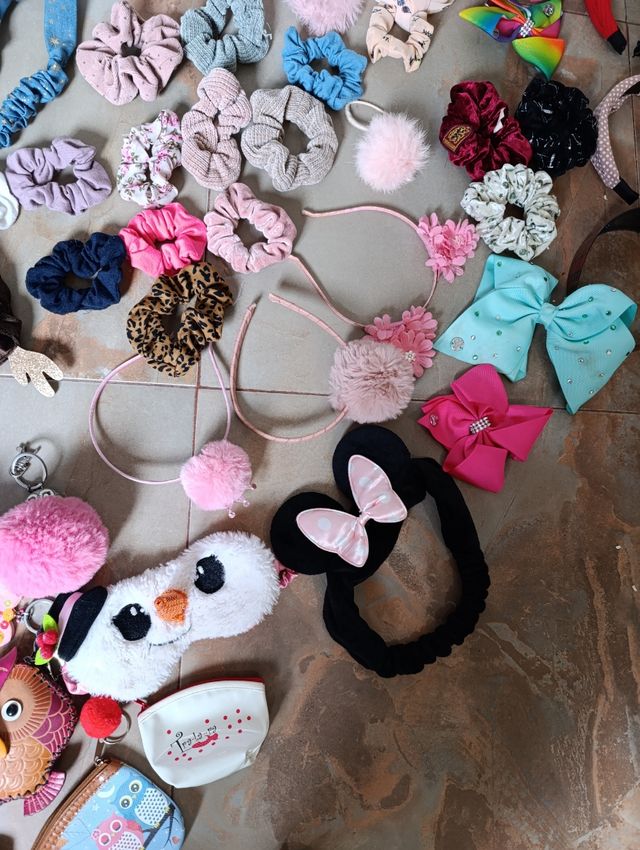 Lote cosas pelo y adornos 